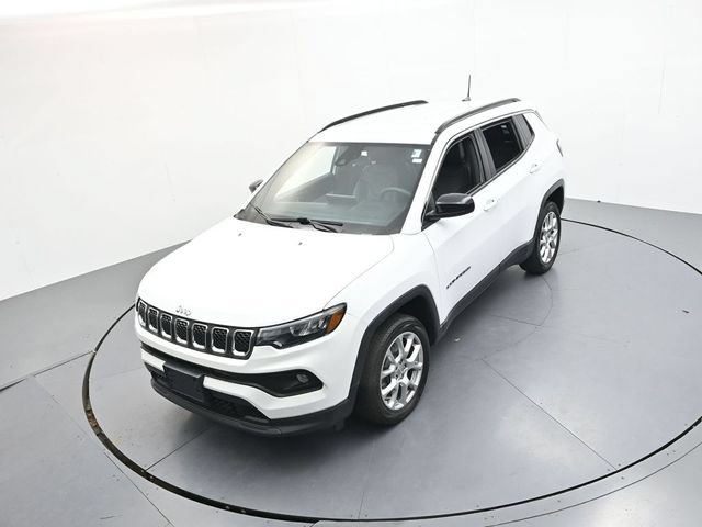 Used 2023 Jeep Compass Latitude AWD/4WD image 38