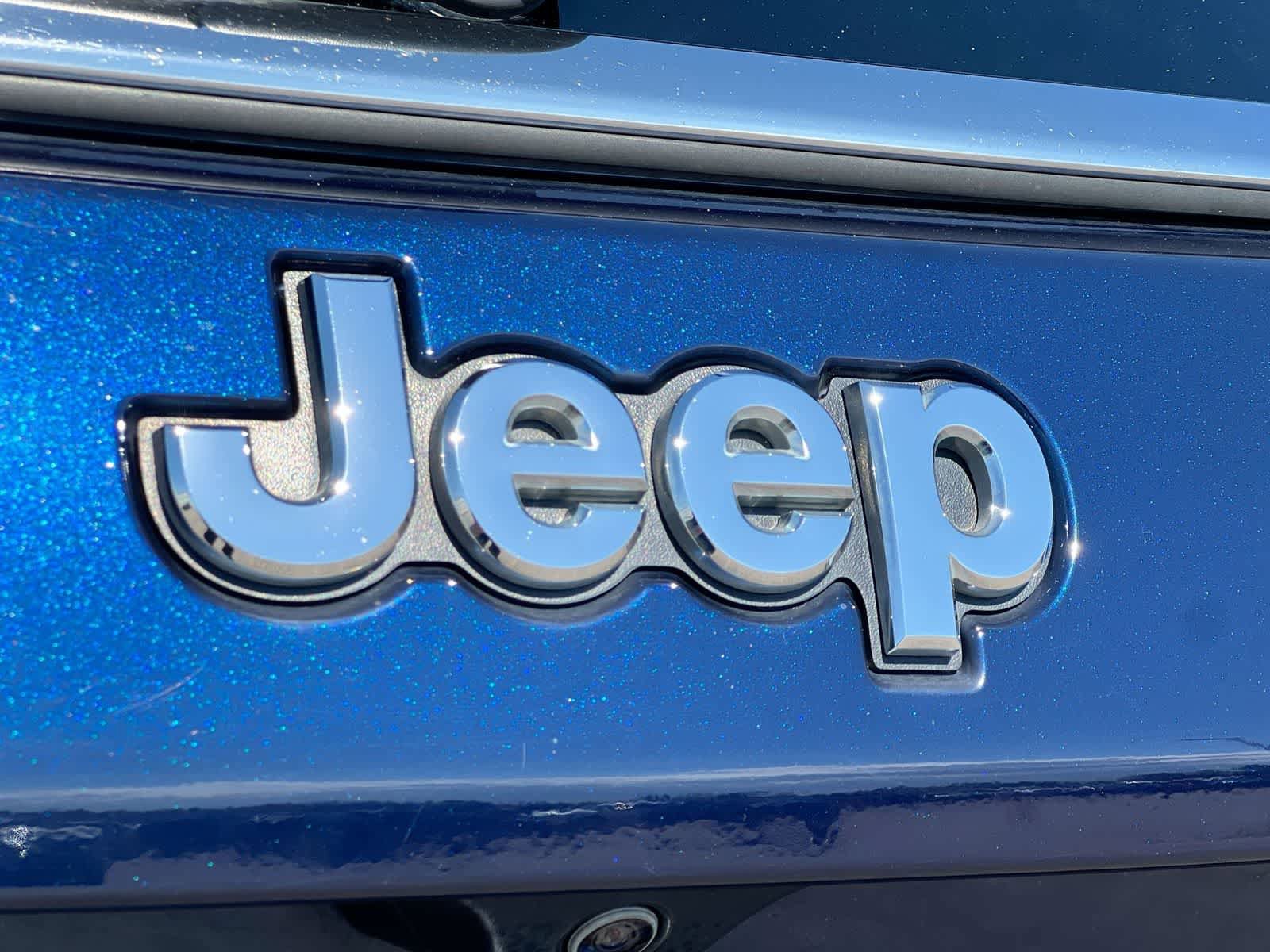 Used 2018 Jeep Compass Limited AWD/4WD image 12