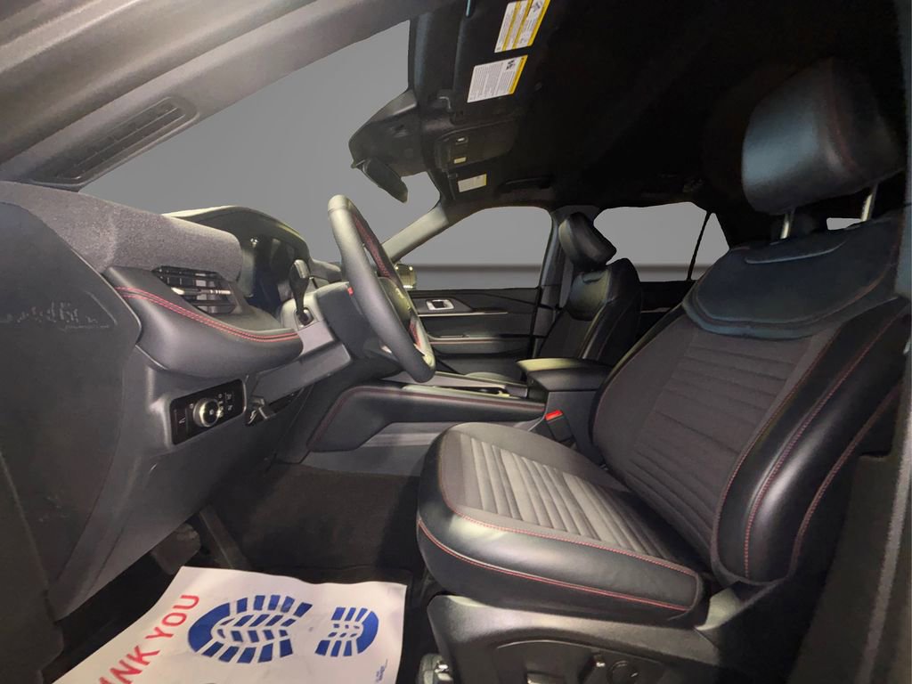 Certified 2025 Ford Explorer ST-Line w/ ST-Line Street Pack image 13