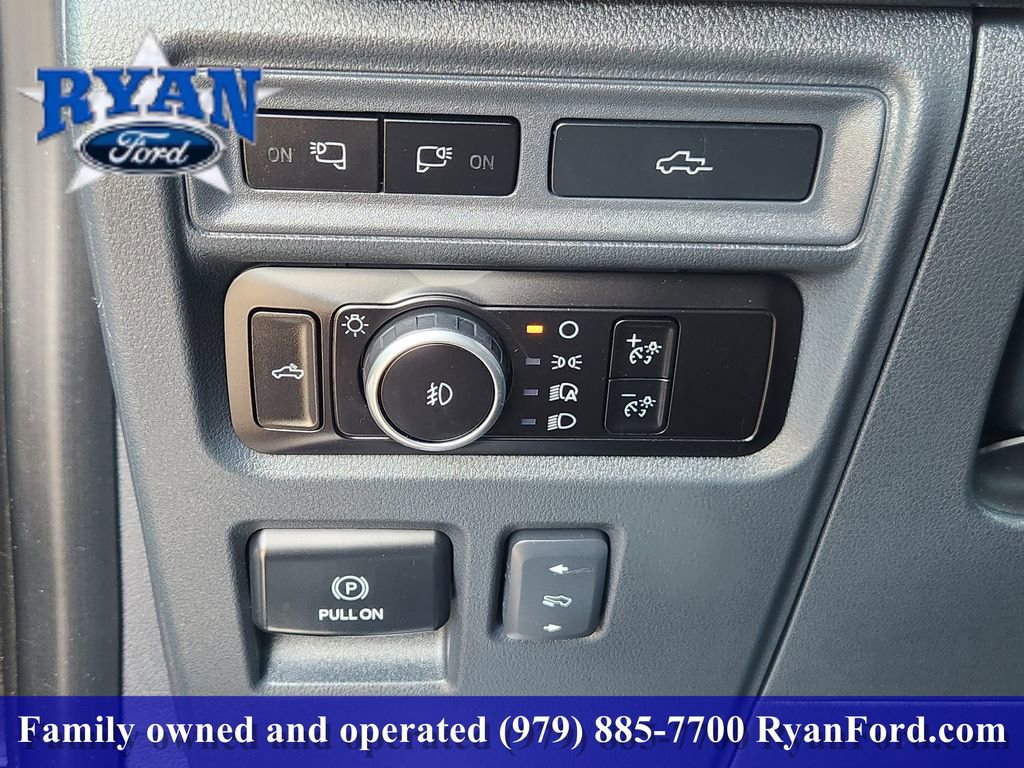 Certified 2023 Ford F150 Platinum w/ Equipment Group 701A High AWD/4WD image 17