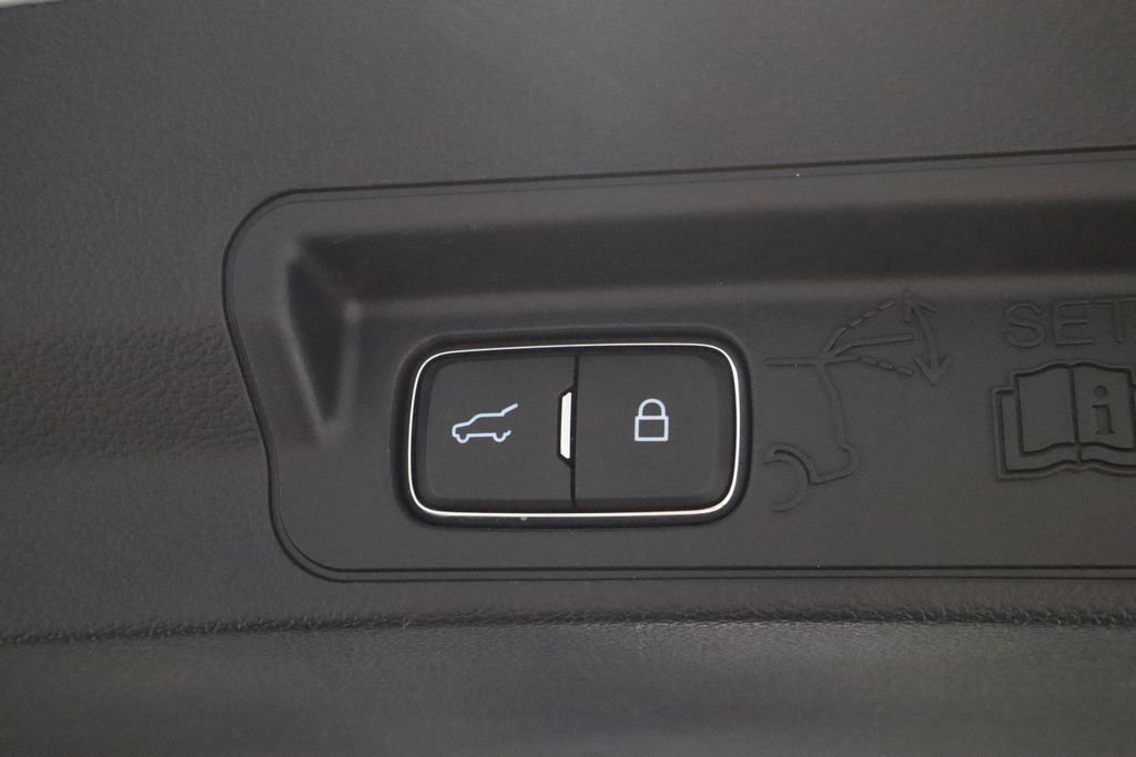 Certified 2021 Ford Explorer Limited w/ Equipment Group 301A image 16