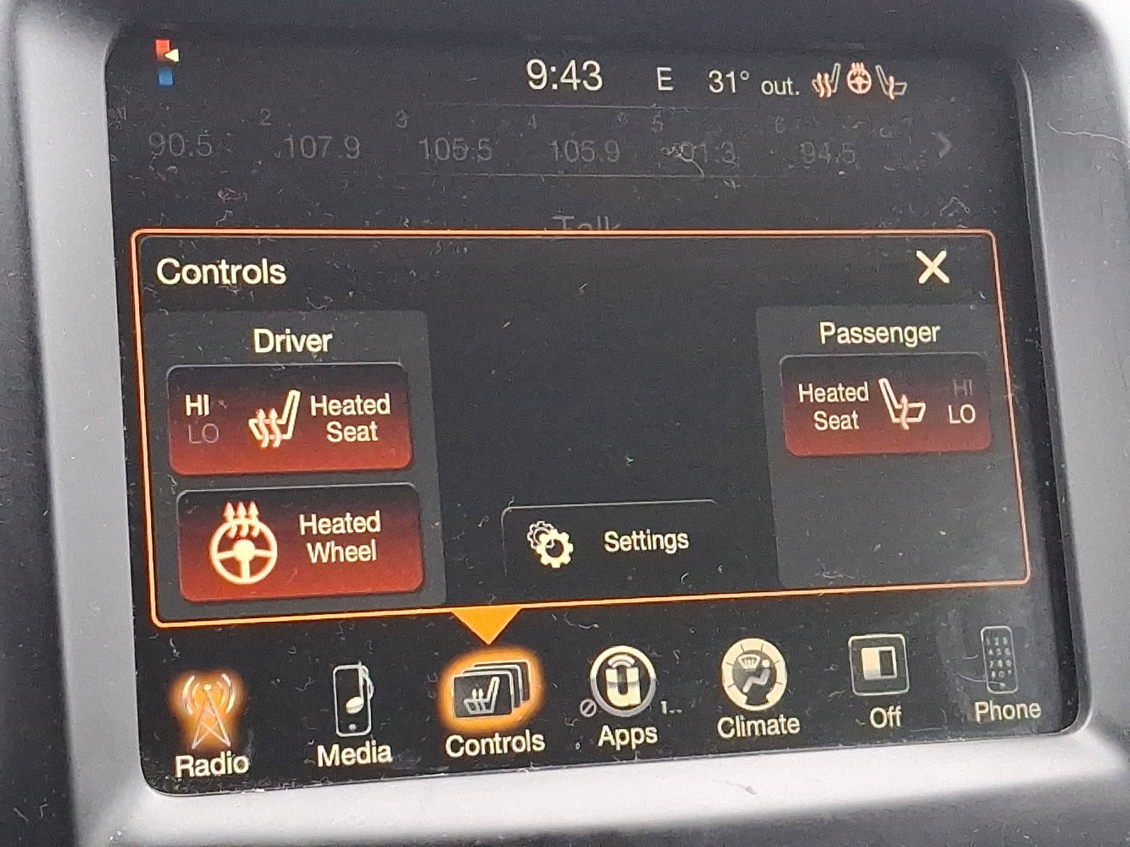 Used 2017 Jeep Cherokee Latitude w/ Cold Weather Group image 24