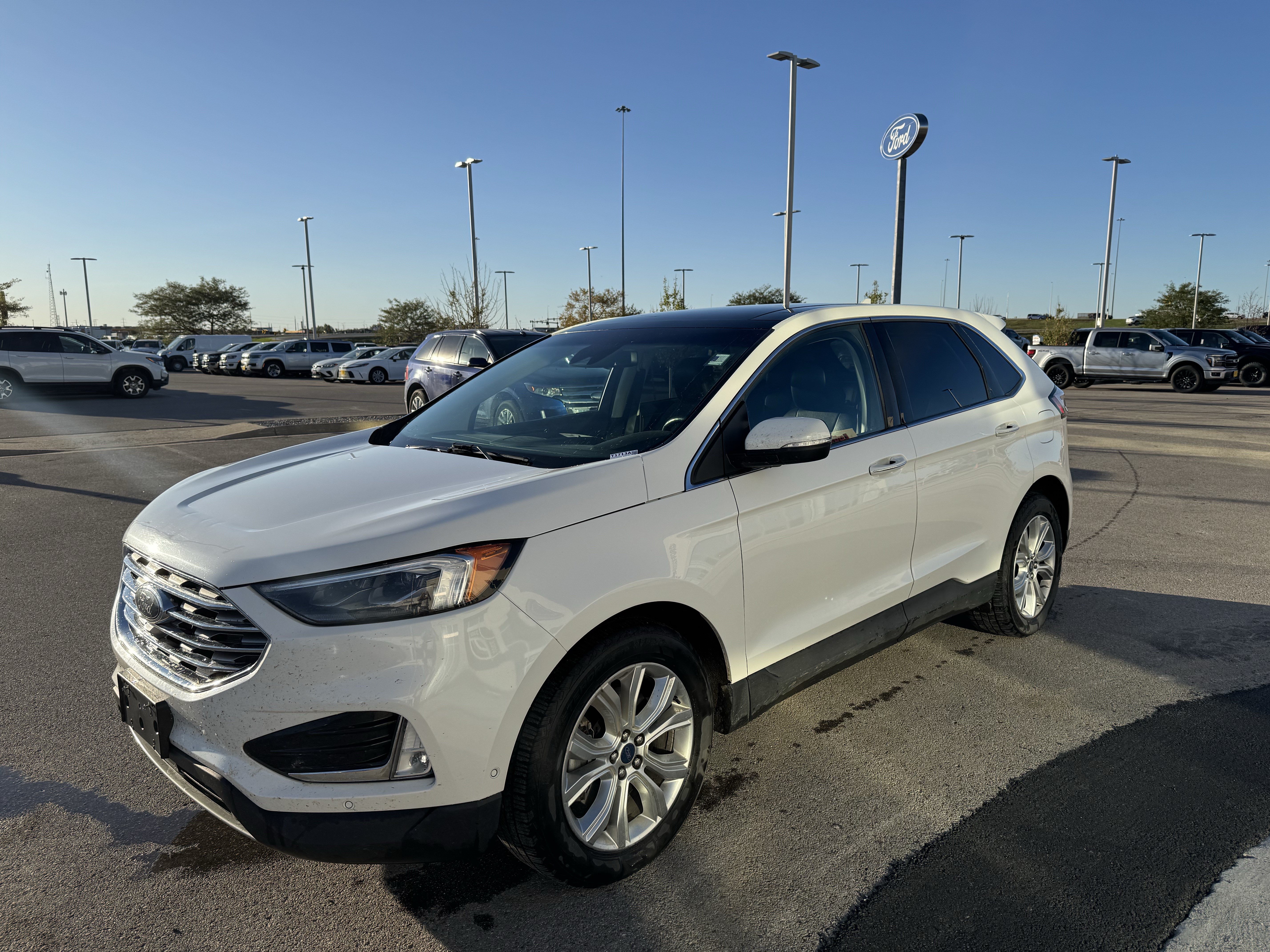 Certified 2020 Ford Edge Titanium w/ Equipment Group 301A AWD/4WD image 3