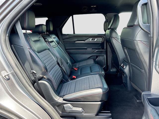 Certified 2025 Ford Explorer ST-Line w/ ST-Line Street Pack AWD/4WD image 31