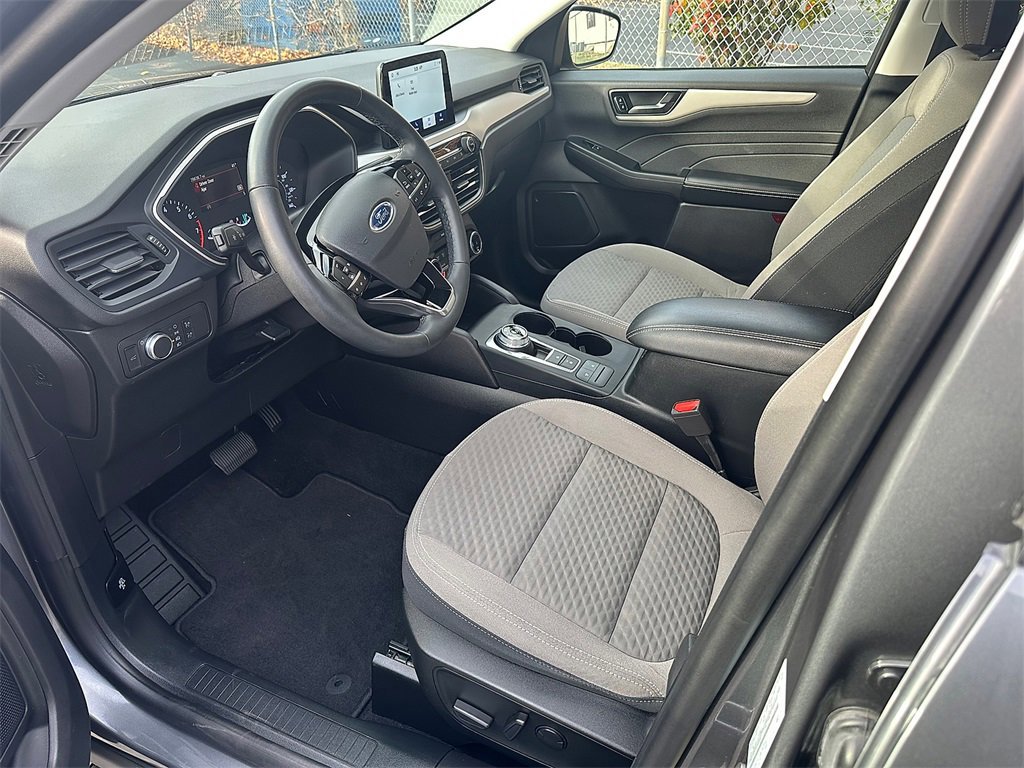 Certified 2022 Ford Escape SE w/ SE Sport Appearance Package image 8