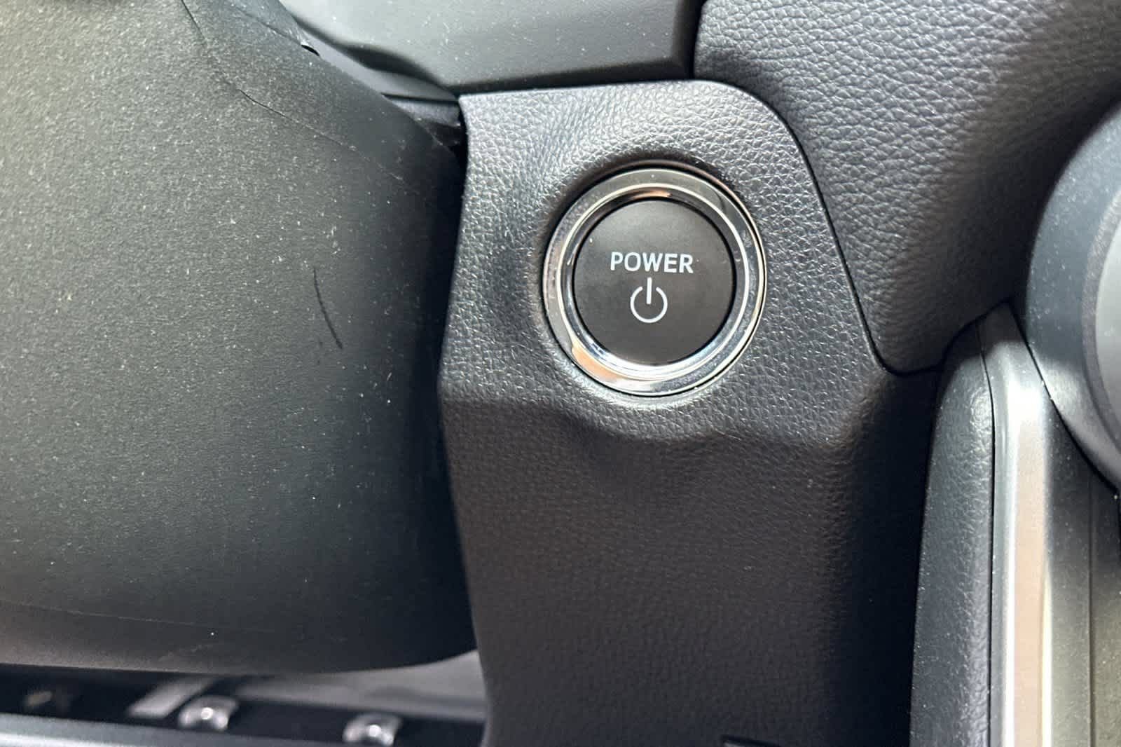 Used 2025 Toyota RAV4 XLE AWD/4WD image 23
