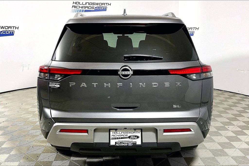 Used 2025 Nissan Pathfinder SL FWD image 4