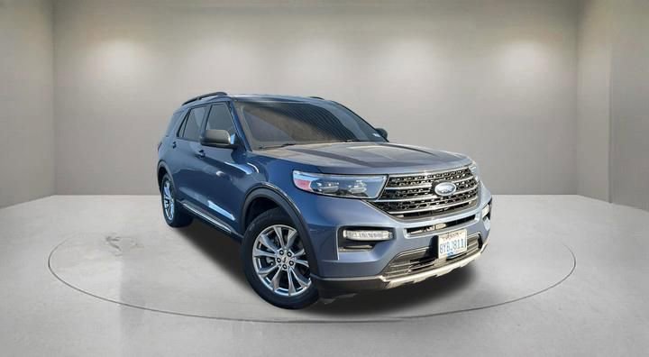 Certified 2021 Ford Explorer XLT w/ Equipment Group 202A RWD image 1