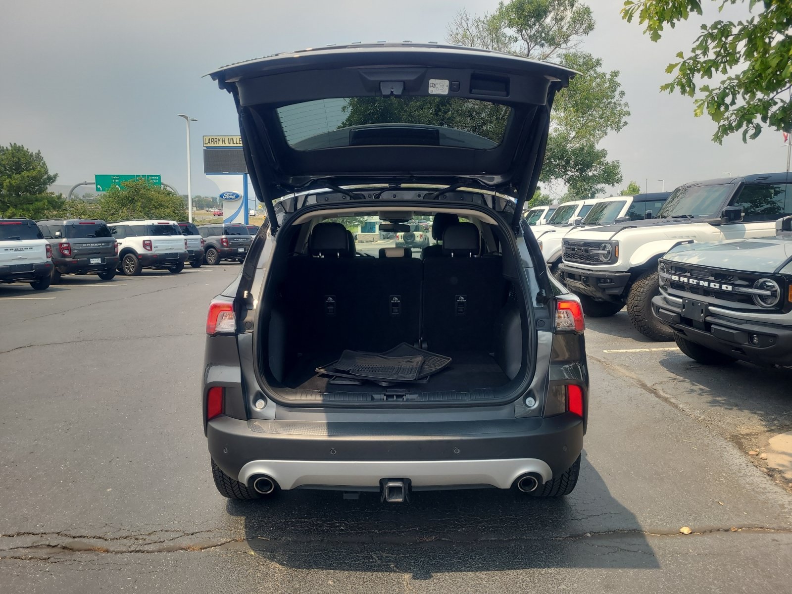Certified 2020 Ford Escape Titanium AWD/4WD image 33