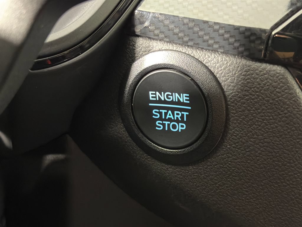 Certified 2025 Ford Escape ST-Line Select AWD/4WD image 23
