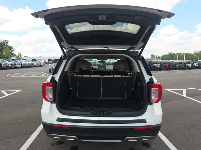 Certified 2021 Ford Explorer XLT w/ Equipment Group 202A AWD/4WD image 10