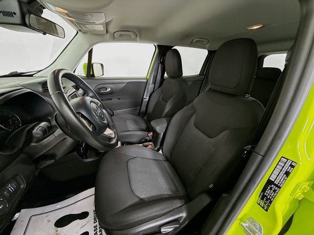 Used 2017 Jeep Renegade Latitude w/ Cold Weather Group image 20