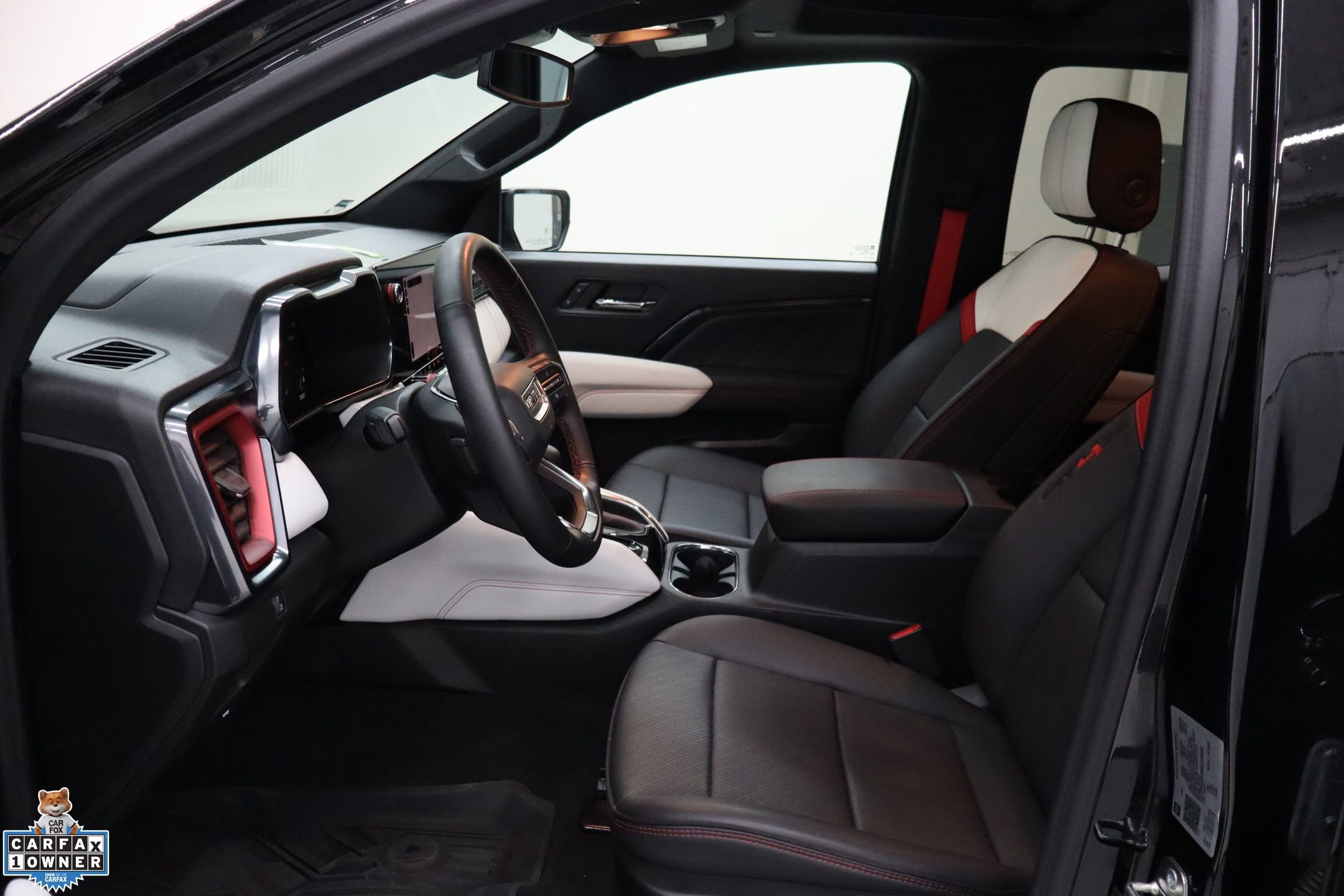 Used 2024 GMC Canyon AT4X image 26