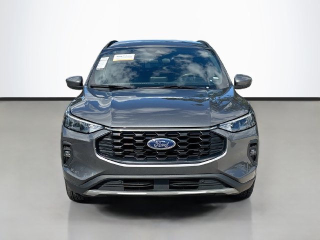 Certified 2025 Ford Escape ST-Line Select AWD/4WD image 2