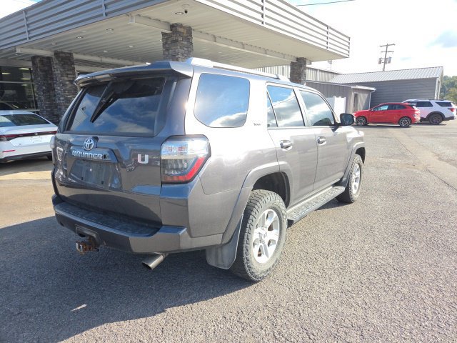 Used 2018 Toyota 4Runner SR5 AWD/4WD image 3