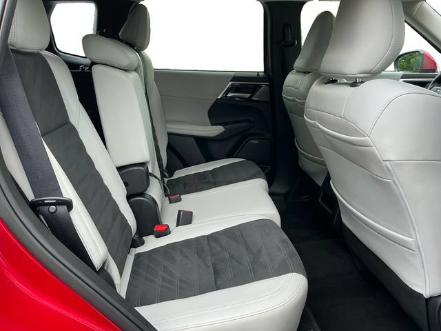 Used 2025 Mitsubishi Outlander SE AWD/4WD image 18