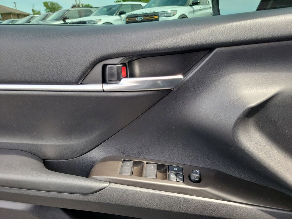 Used 2021 Toyota Camry SE FWD image 20