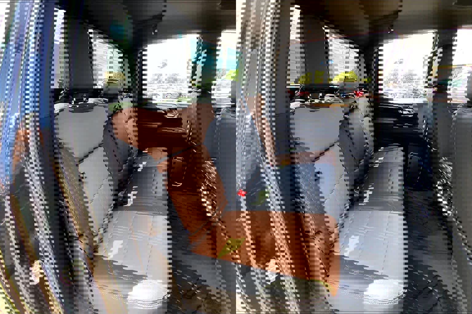 Used 2024 Chevrolet Silverado 1500 High Country w/ Technology Package AWD/4WD image 20