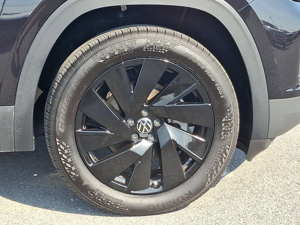 Used 2025 Volkswagen Atlas Cross Sport SE AWD/4WD image 8