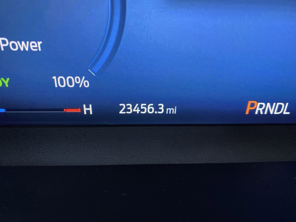 Certified 2025 Ford Escape ST-Line Elite w/ Premium Technology Package image 7