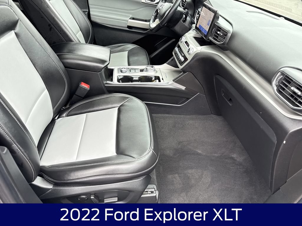 Certified 2022 Ford Explorer XLT w/ XLT Sport Appearance Package AWD/4WD image 13