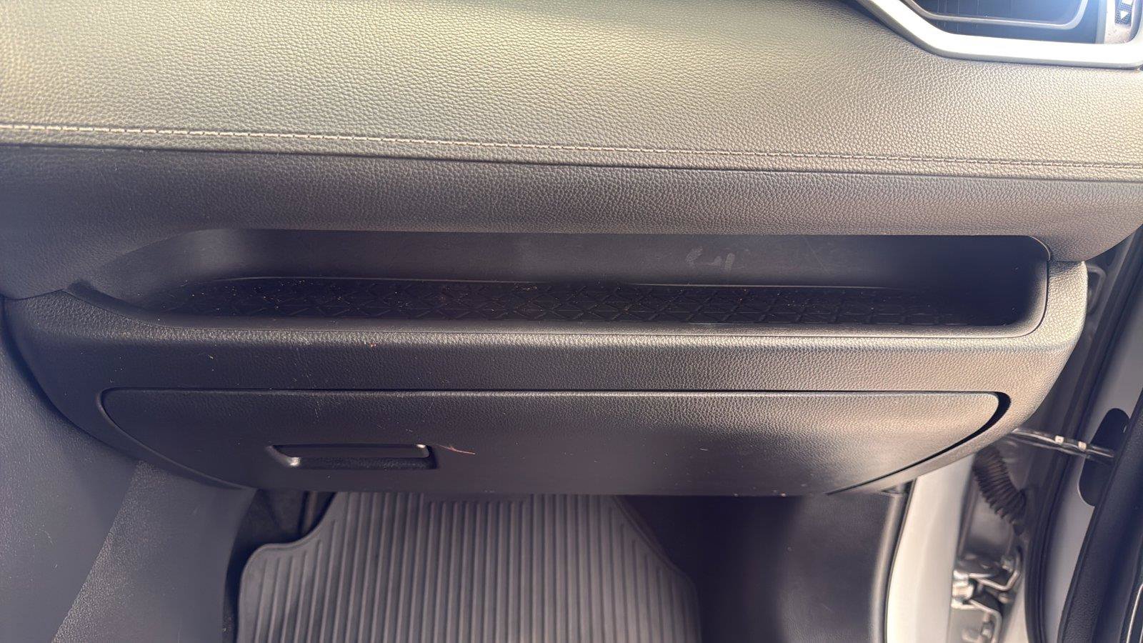 Used 2020 Toyota RAV4 XLE Premium AWD/4WD image 29