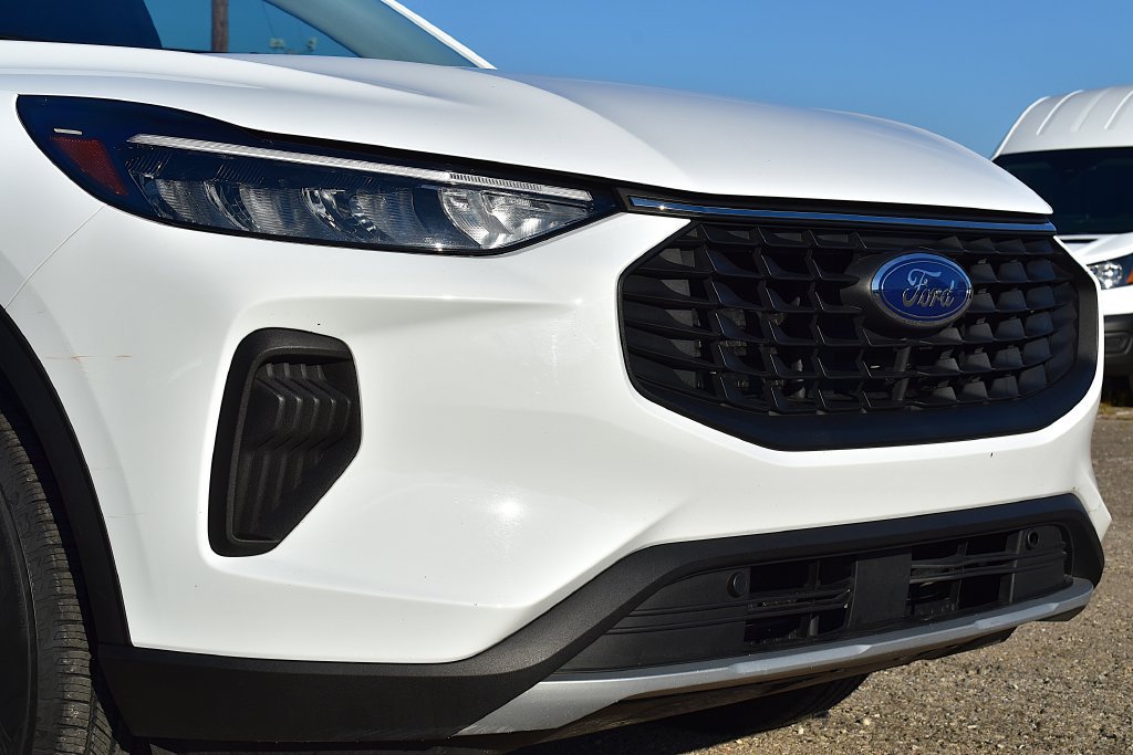 Certified 2025 Ford Escape Active AWD/4WD image 5