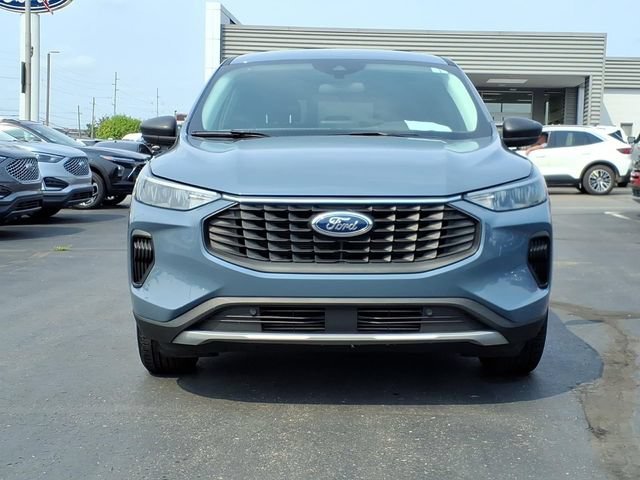 Certified 2023 Ford Escape Active AWD/4WD image 2