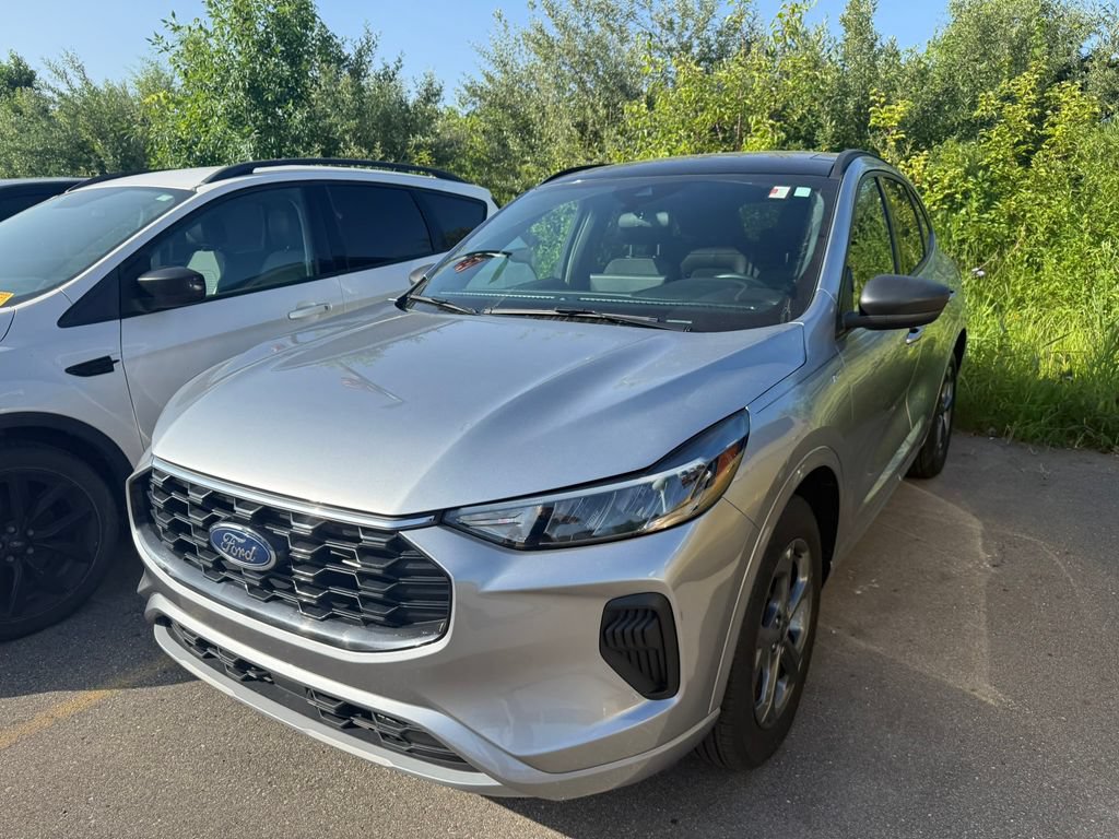 Certified 2024 Ford Escape ST-Line w/ Tech Pack #1 AWD/4WD image 3