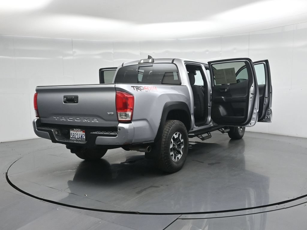 Used 2019 Toyota Tacoma TRD Off-Road w/ Technology Package AWD/4WD image 5