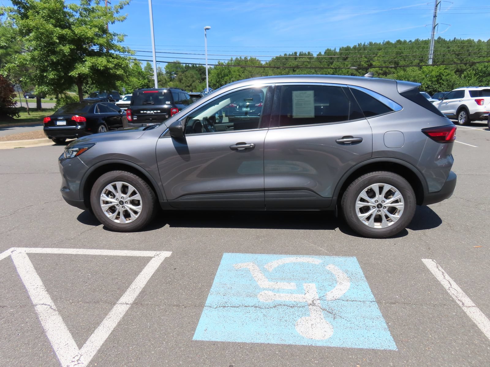 Certified 2024 Ford Escape Active AWD/4WD image 8