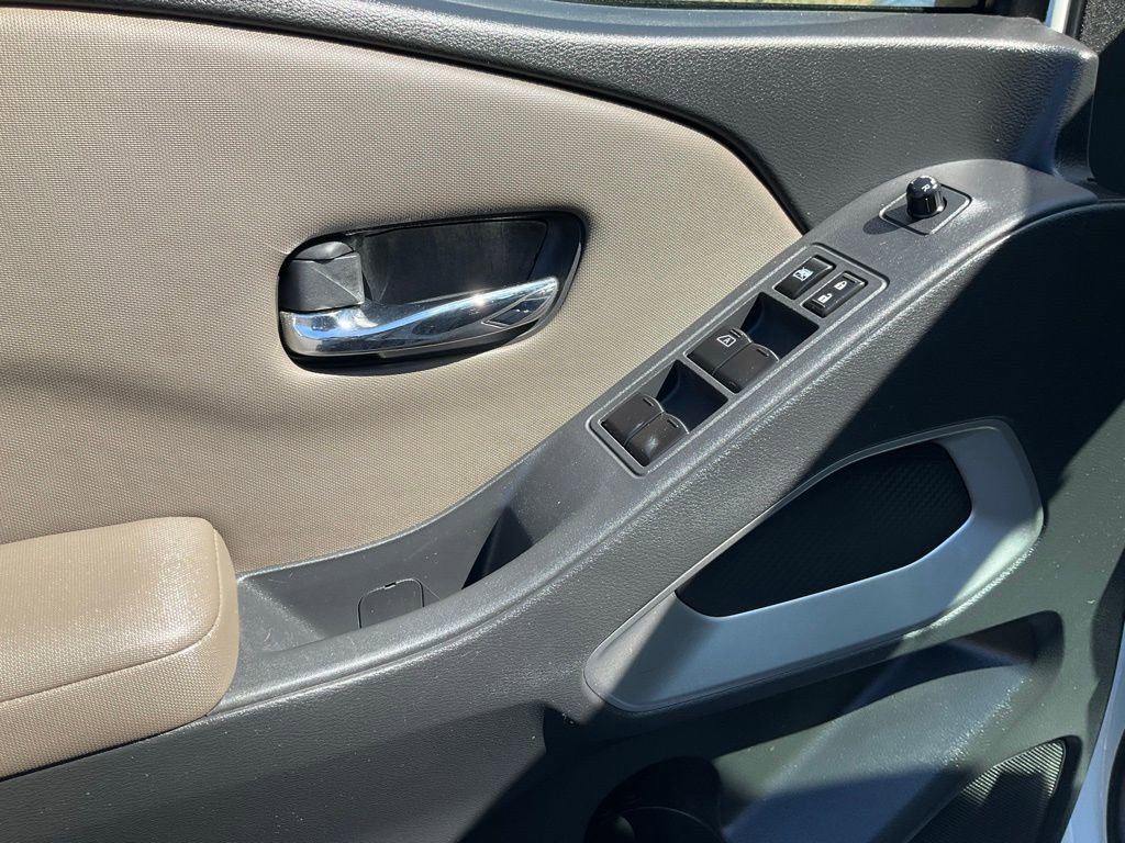 Used 2022 Nissan Frontier SV AWD/4WD image 19