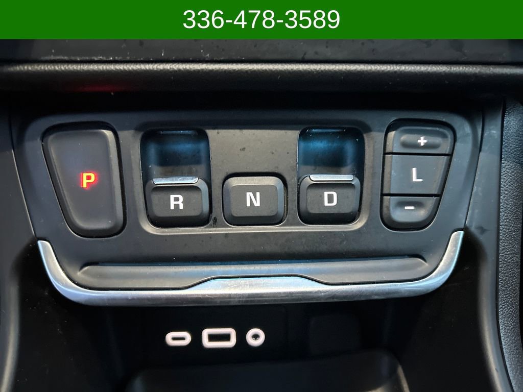 Used 2020 GMC Terrain SLE w/ Elevation Edition image 27