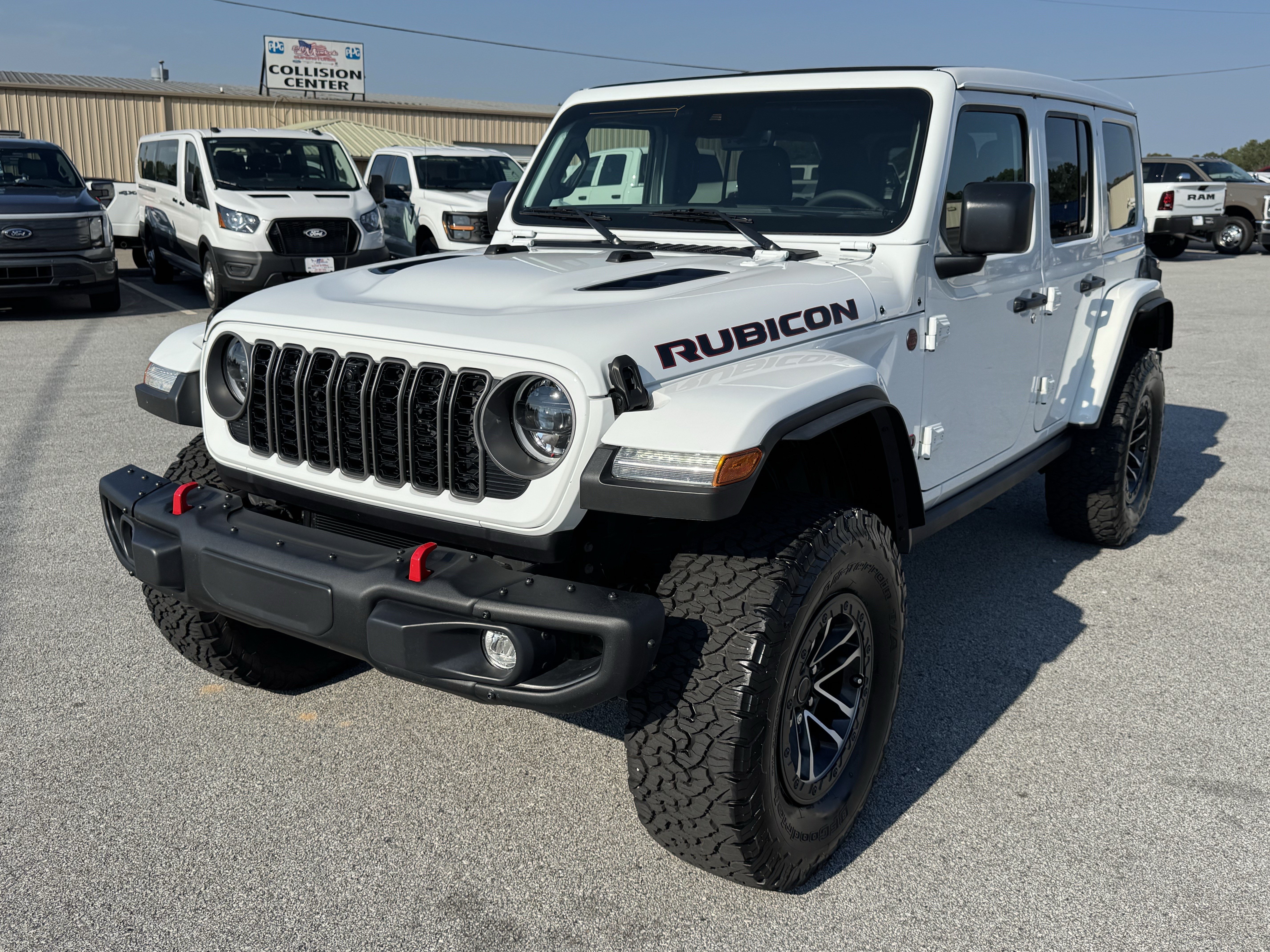Used 2024 Jeep Wrangler Unlimited Rubicon AWD/4WD image 2