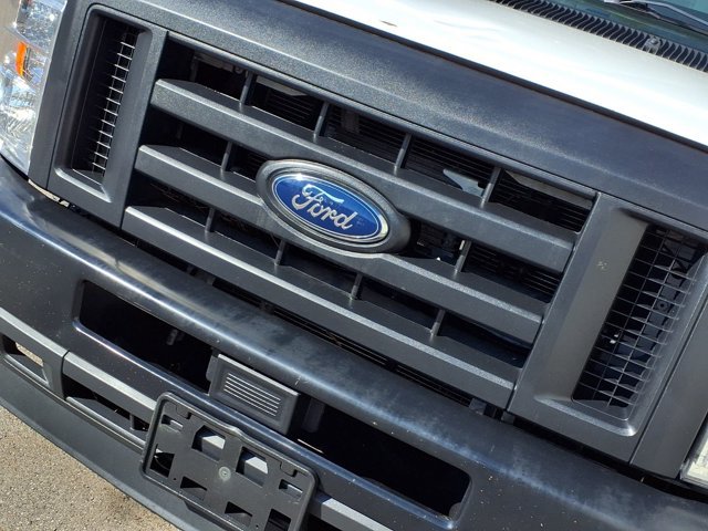Certified 2022 Ford E-350 and Econoline 350 Super Duty RWD image 28