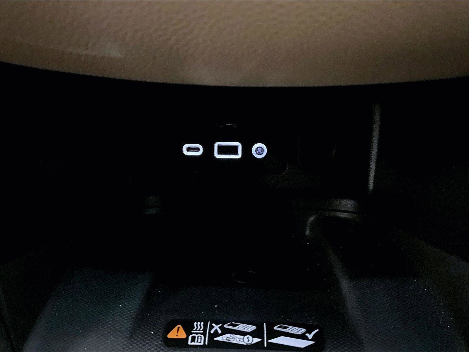 Used 2023 Chevrolet Equinox Premier AWD/4WD image 31
