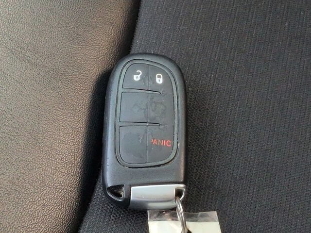 Used 2020 Jeep Cherokee Latitude Plus FWD image 28