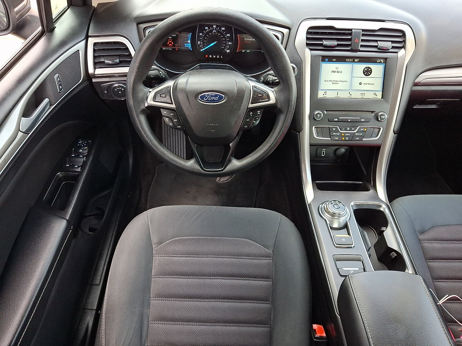 Certified 2017 Ford Fusion SE w/ Fusion SE Technology Package FWD image 13