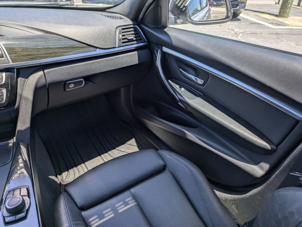 Used 2018 BMW 330i Sedan w/ Convenience Package RWD image 19
