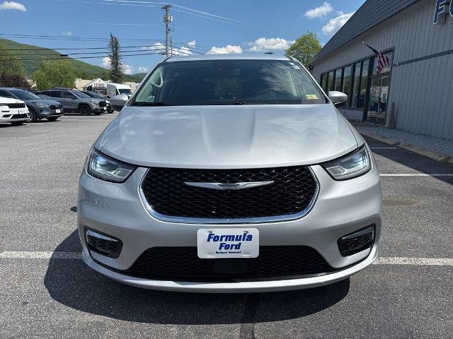 Used 2023 Chrysler Pacifica Touring-L FWD image 8