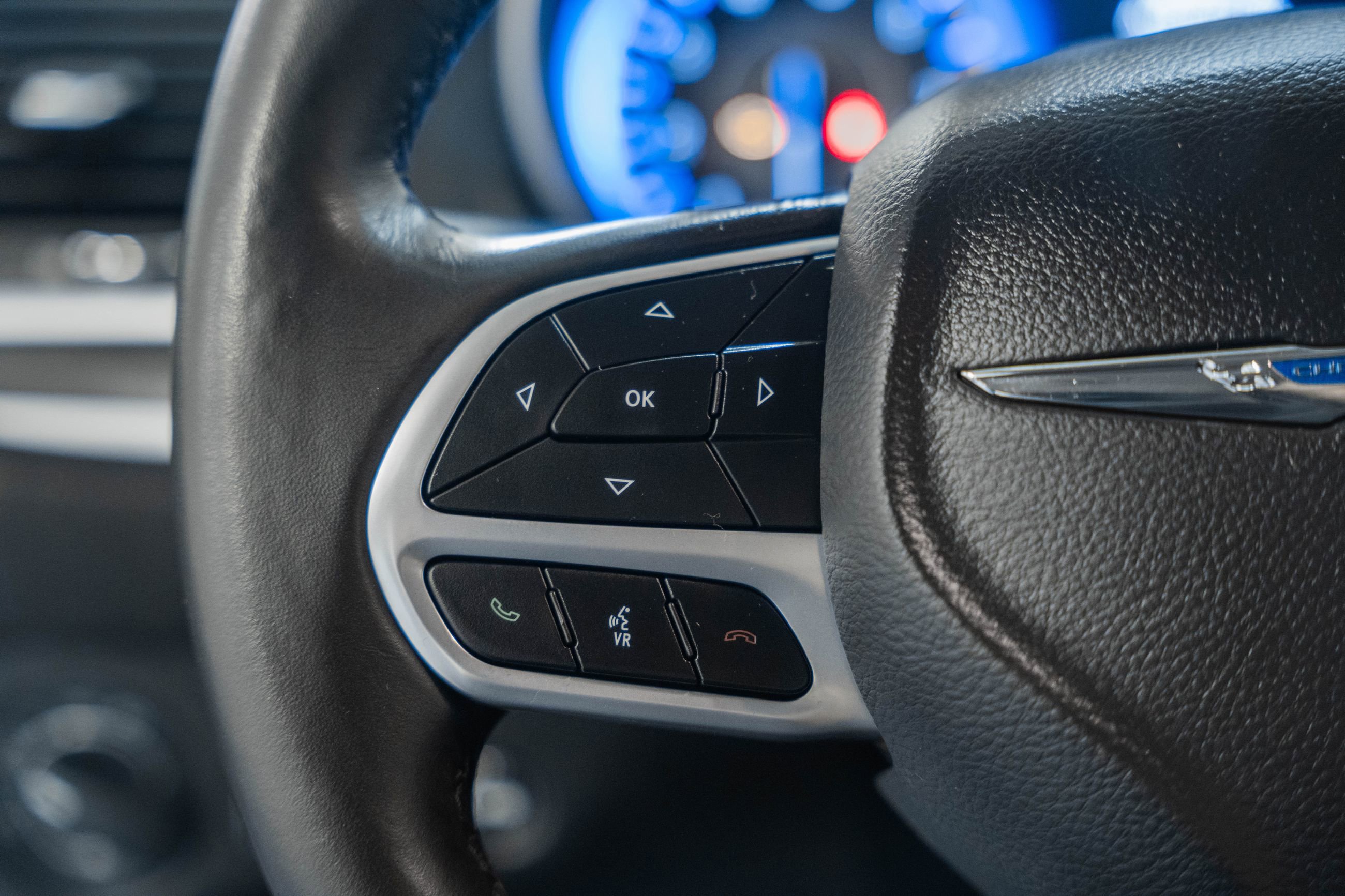 Used 2021 Chrysler 300 Touring w/ Sport Appearance Package image 31