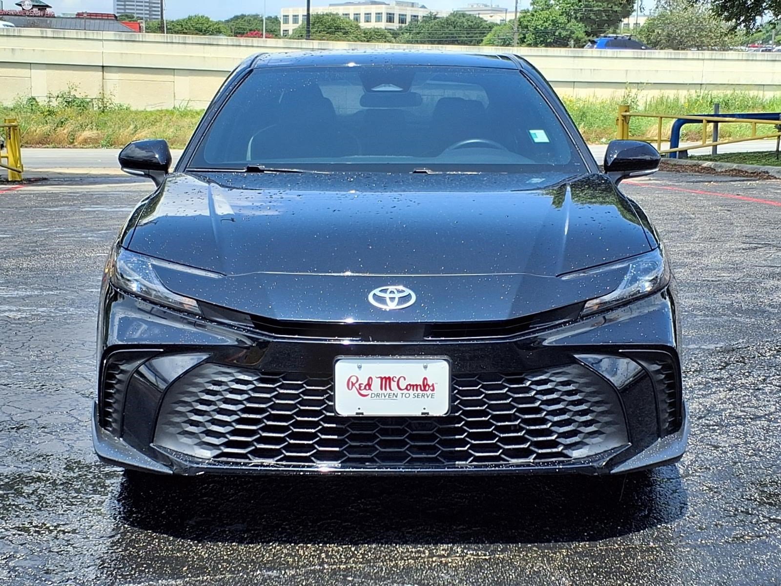 Used 2025 Toyota Camry SE FWD image 2