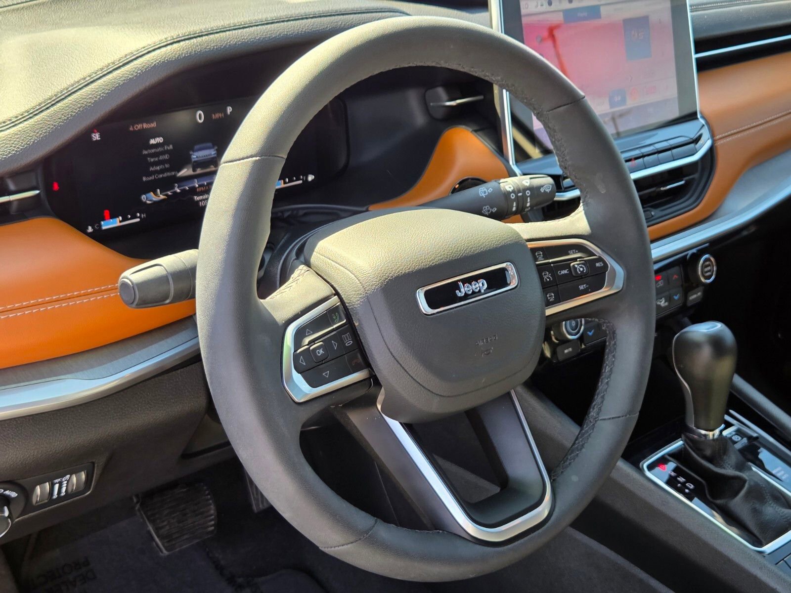 Used 2025 Jeep Compass Limited w/ Elite Group image 18