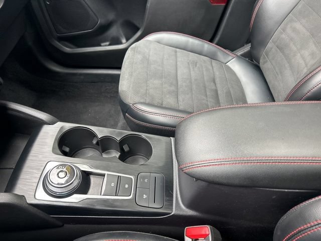 Certified 2022 Ford Escape SEL w/ SEL Stealth AWD Package image 21