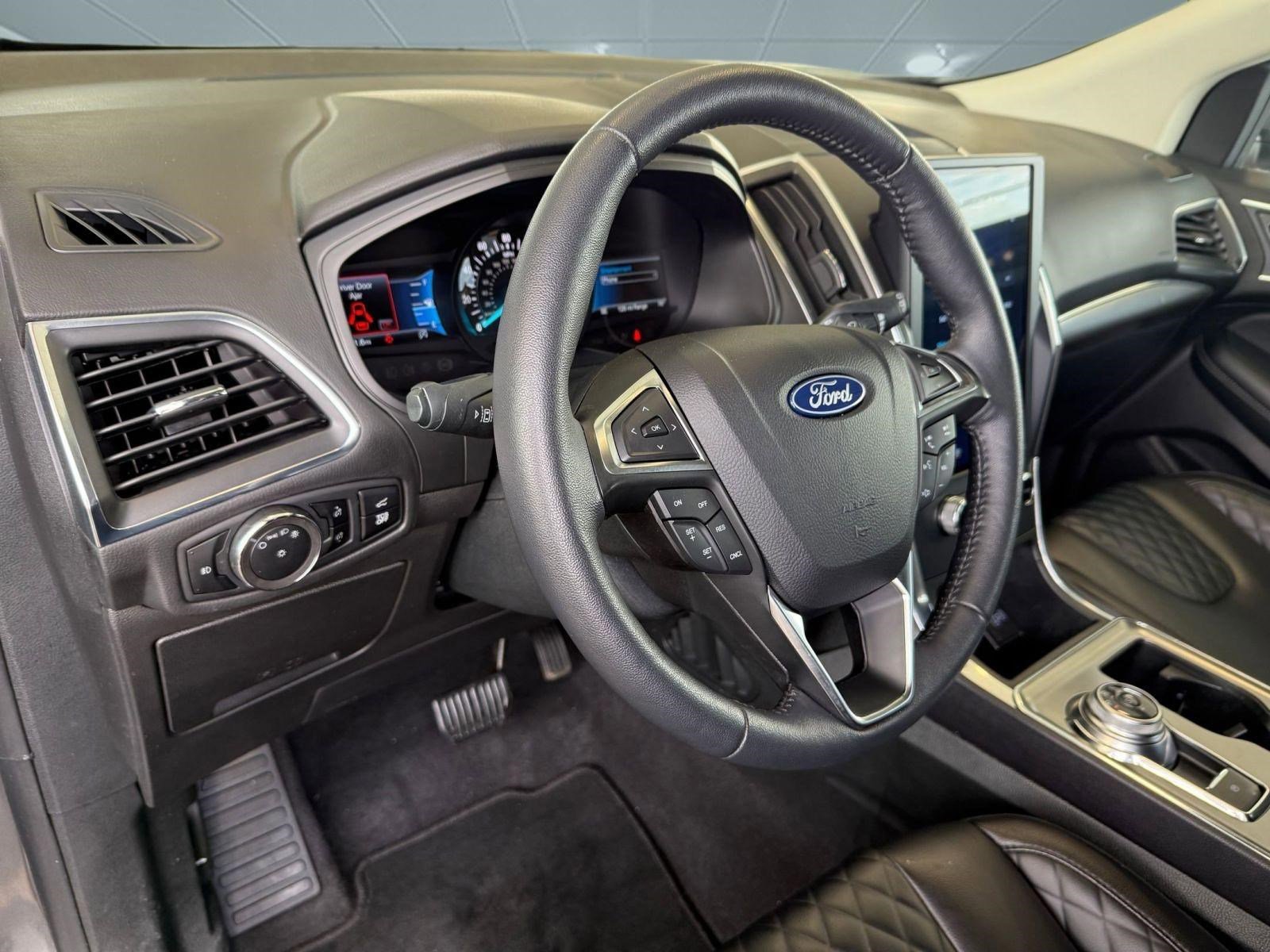 Certified 2024 Ford Edge Titanium image 9