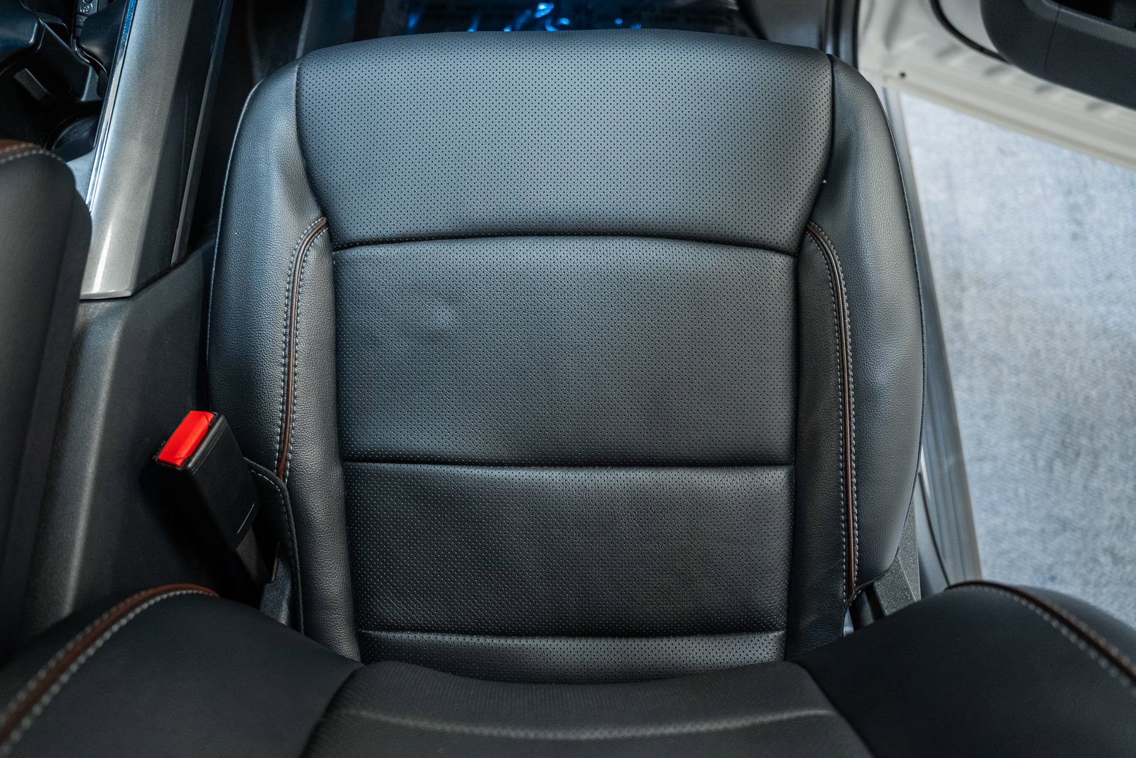 Certified 2023 Ford F150 Lariat w/ Equipment Group 502A High image 42