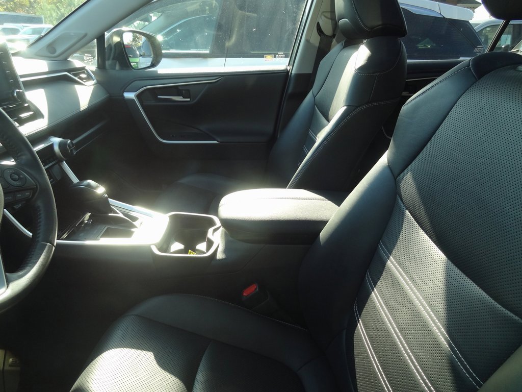 Used 2019 Toyota RAV4 Limited image 7