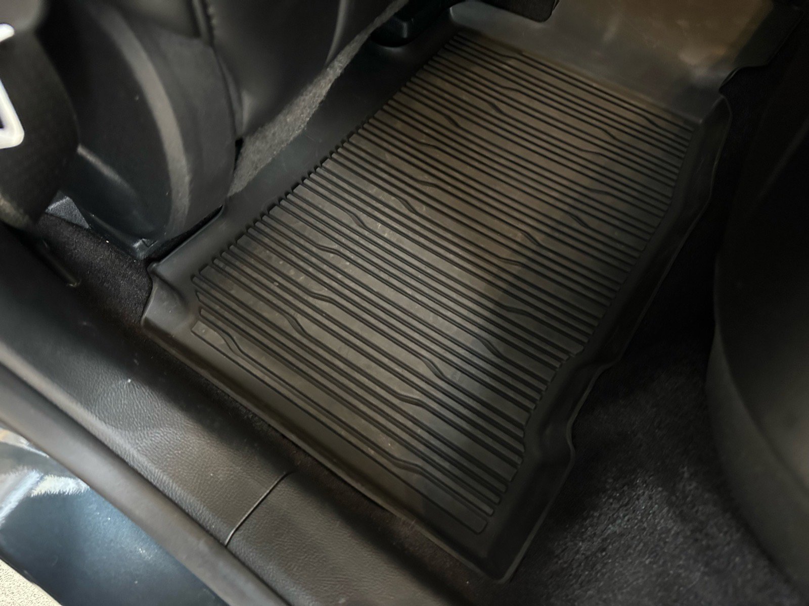 Certified 2024 Ford Edge ST-Line w/ Class II Trailer Tow Package image 23