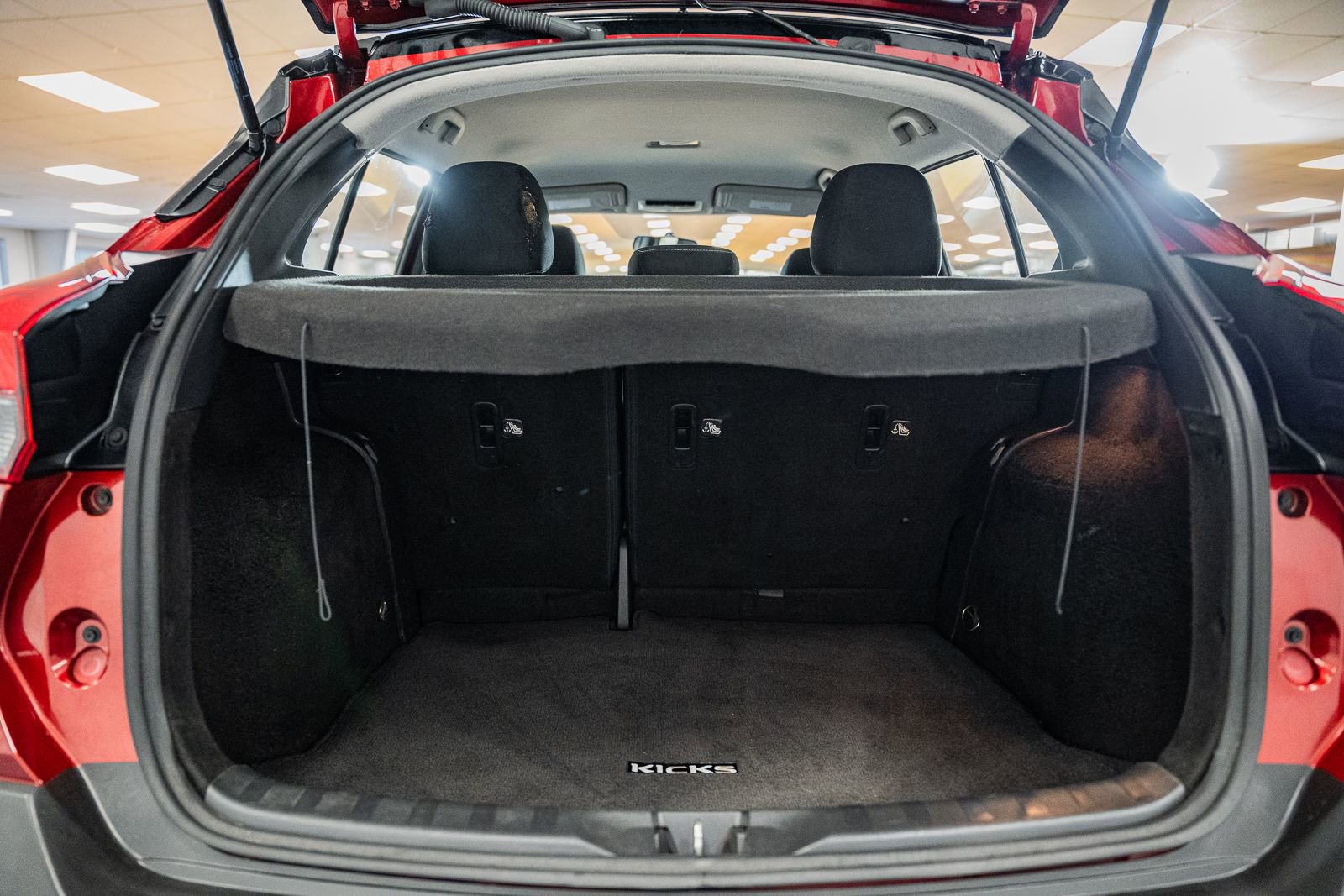 Used 2019 Nissan Kicks SV image 8