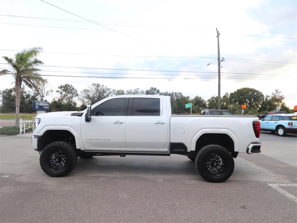 Used 2024 GMC Sierra 3500 Denali Ultimate image 2